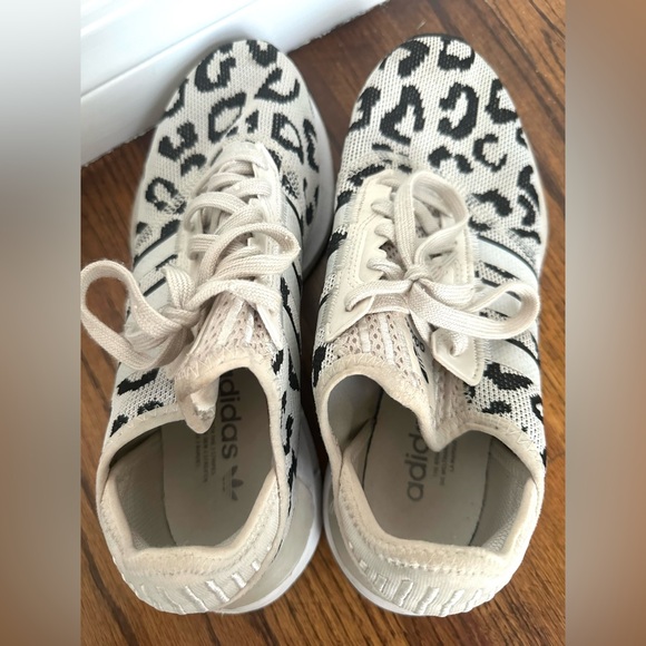 Women’s Adidas Swift Run Cream and Black Leopard Print Sneakers Size 8.5 - Picture 6 of 16